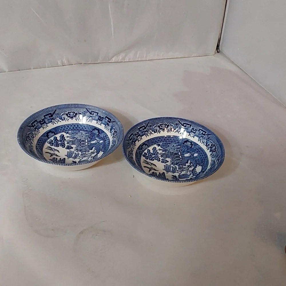 BLUE WILLOW‎ CHURCHILL MADE IN ENGLAND  2 DESSERT/ Fruits BOWL